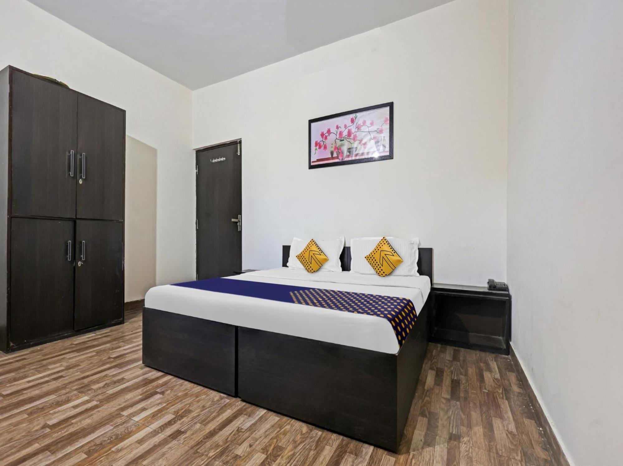 Spot On 81167 Hotel Asdr Rudrapur Kültér fotó