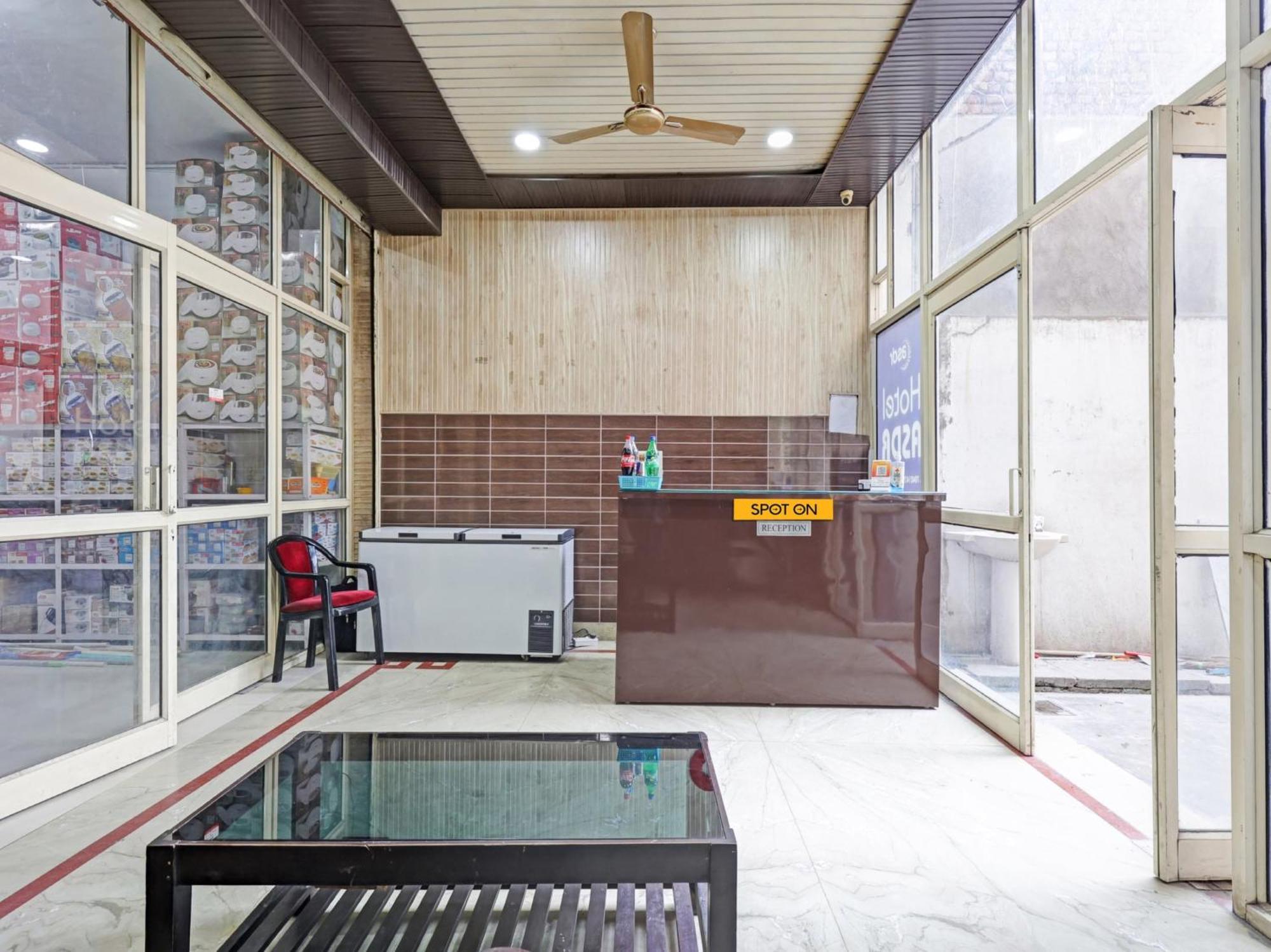 Spot On 81167 Hotel Asdr Rudrapur Kültér fotó