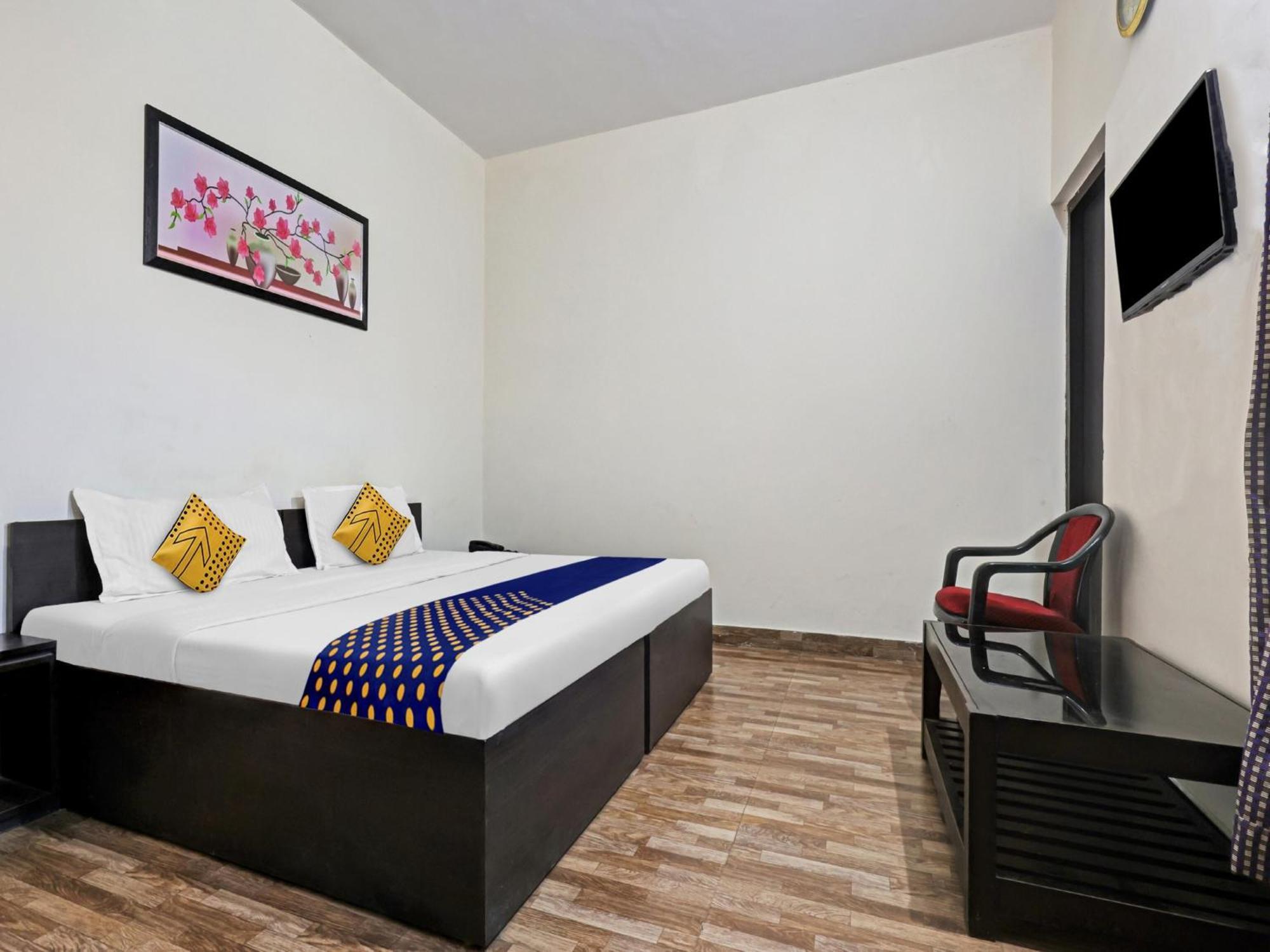 Spot On 81167 Hotel Asdr Rudrapur Kültér fotó